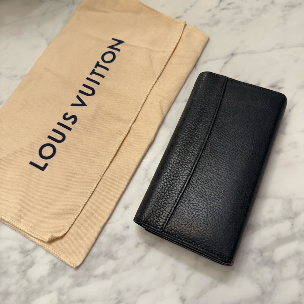Louis Vuitton Black Capucines Wallet Sleek Design - Picture 4 of 7